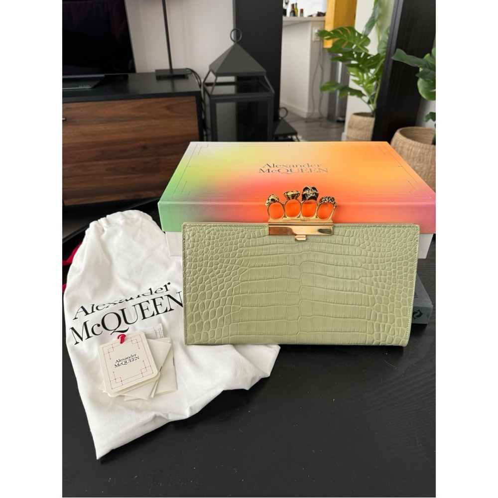 ❌❌ SOLD ❌❌ Alexander McQueen Sage Green Four Ring Skull Clutch